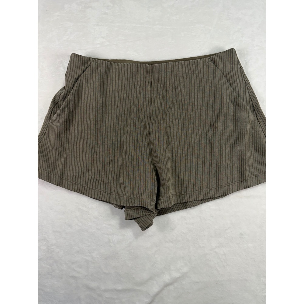 Lululemon Softstreme Ribbed HR Short 3 Size 8 Army Green High Rise Women